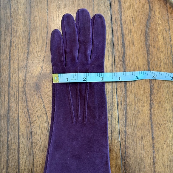 Vintage Suede Gloves - Picture 4 of 7